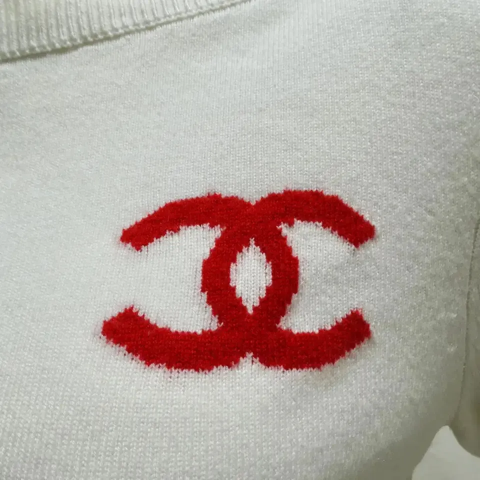Chanel 2019 La Pausa Cashmere Sweater