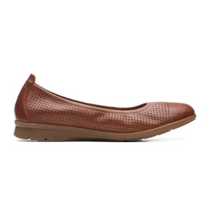 Clarks Jenette Ease Shoes - Tan Leather - 261664834 - D Width (Standard Fit)