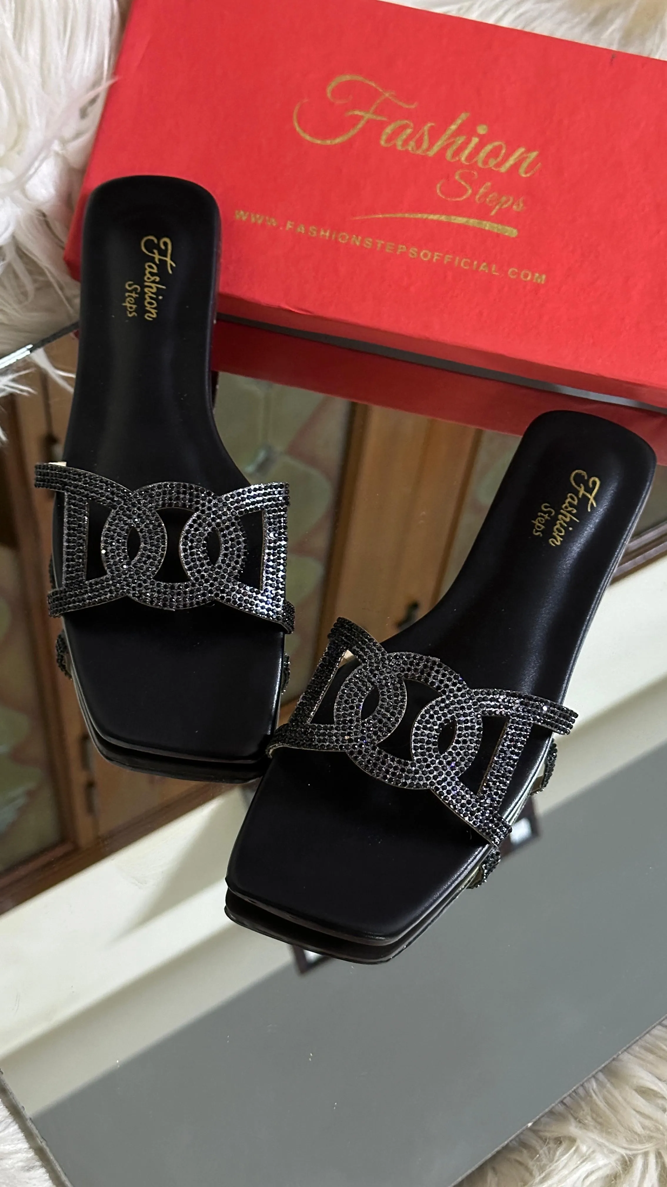 Fashion Charm Flat
