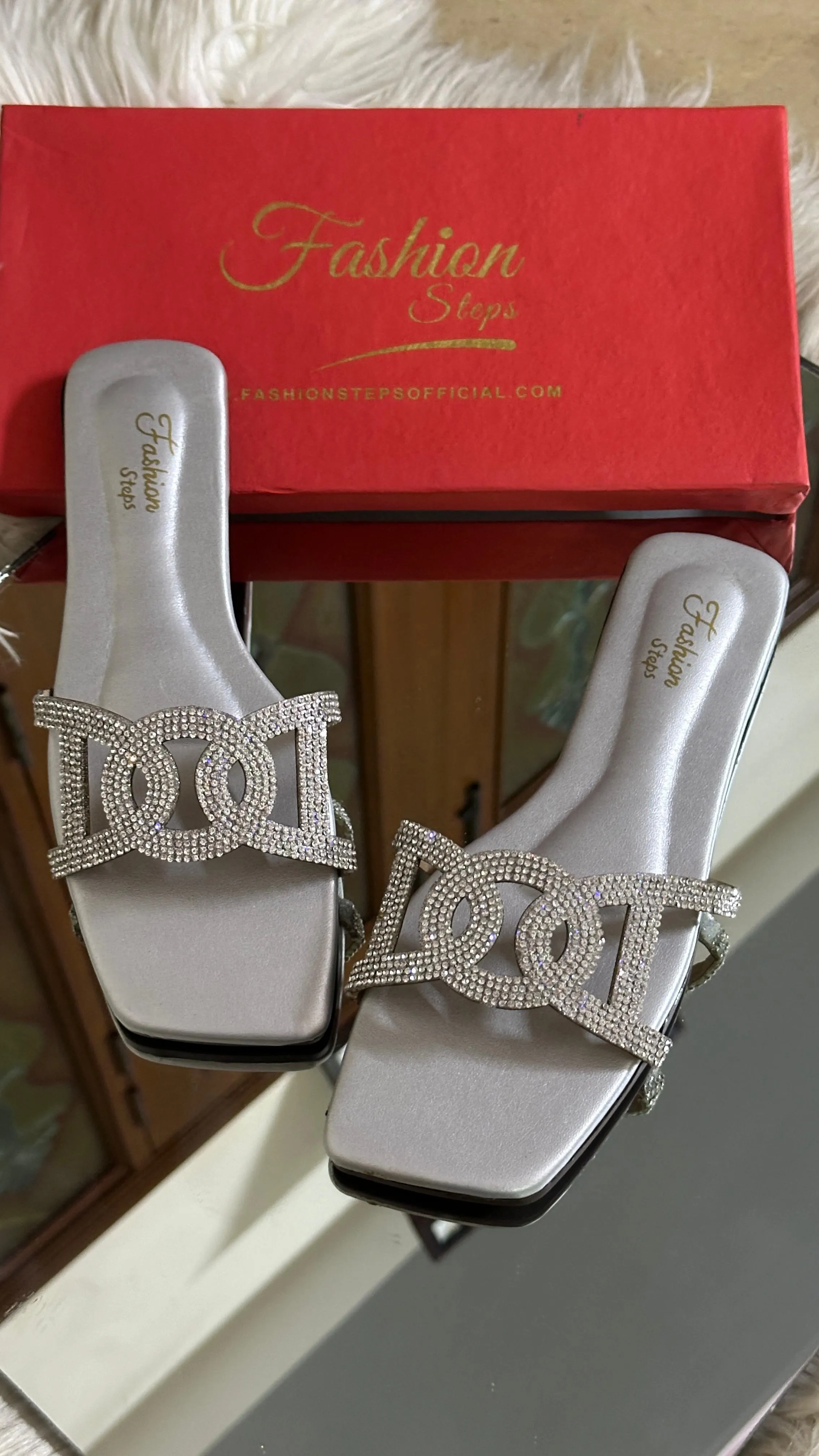 Fashion Charm Flat