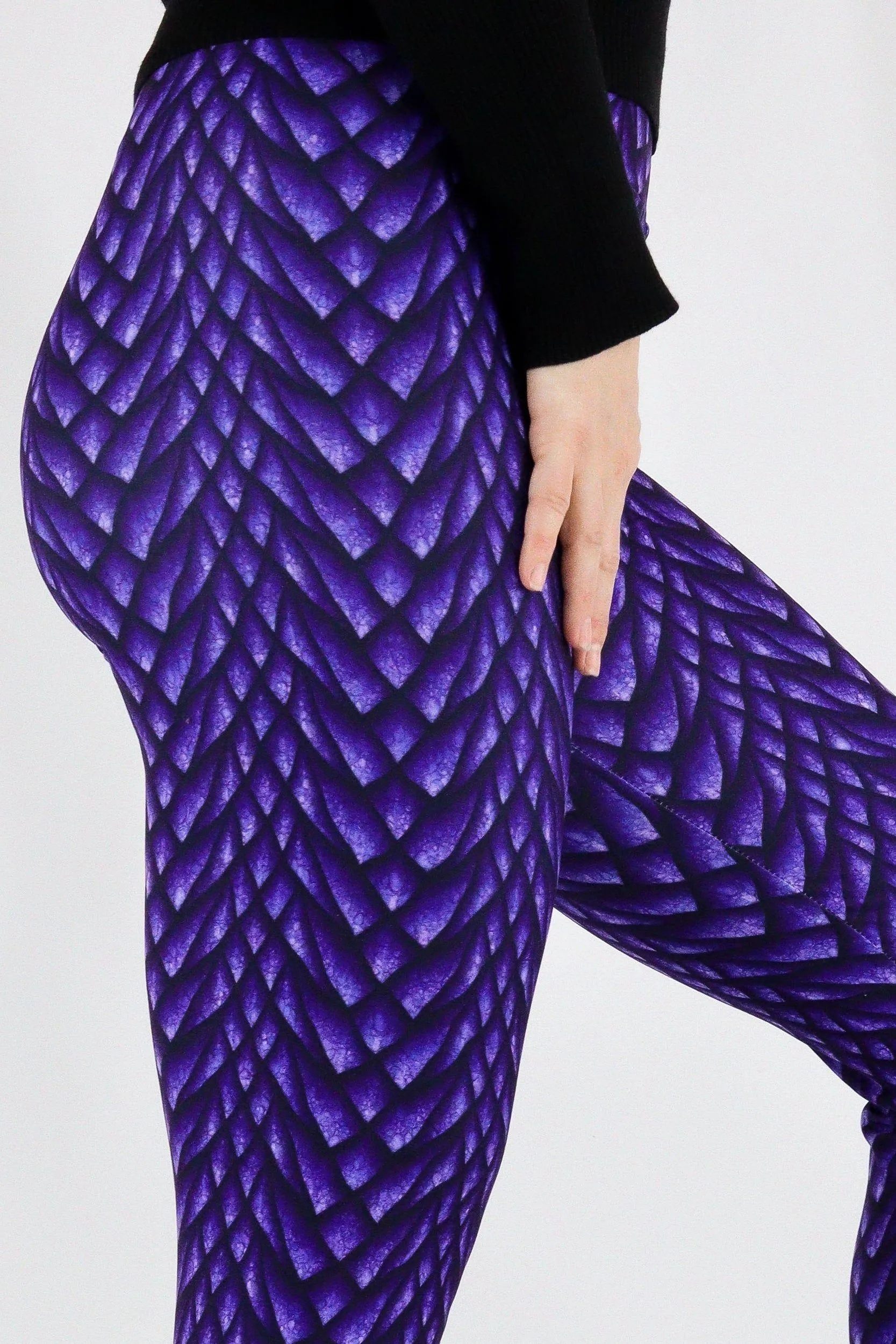 Purple Dragon - Casual Capri Leggings