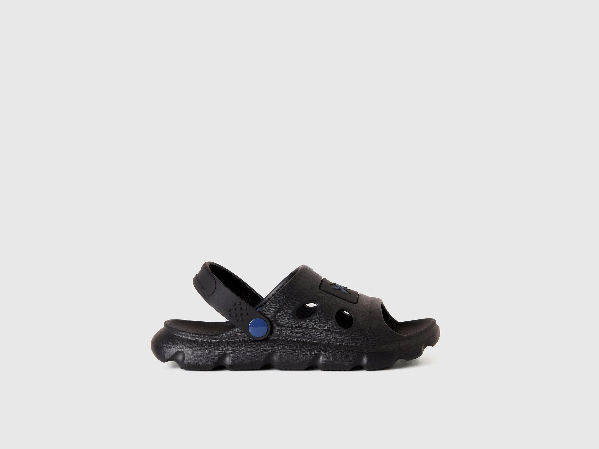 SANDALS IN LIGHTWEIGHT RUBBER
