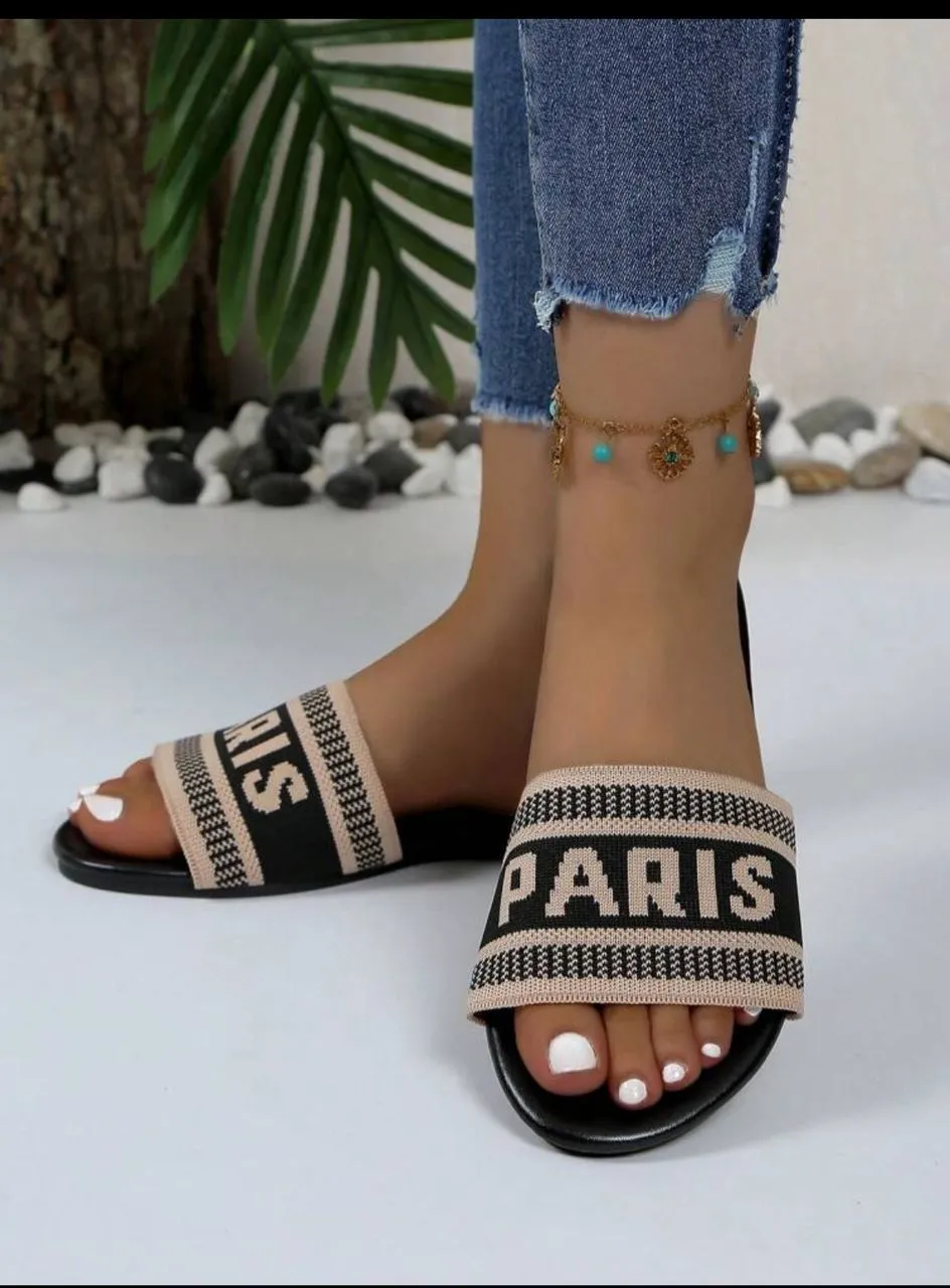 Women's Fashionable Flat Slippers For Outdoor Activities,2024 New Style