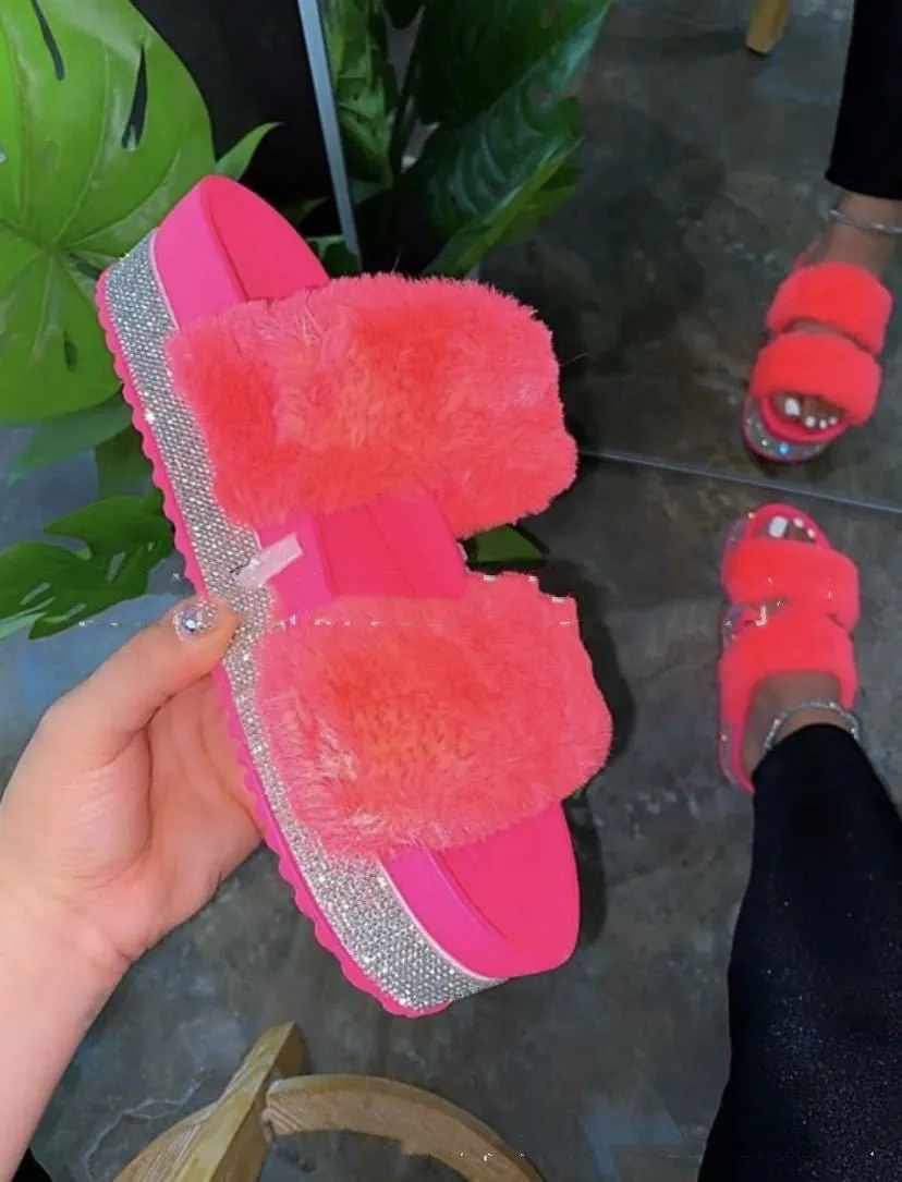 Women's Fluffy Fur Slippers.